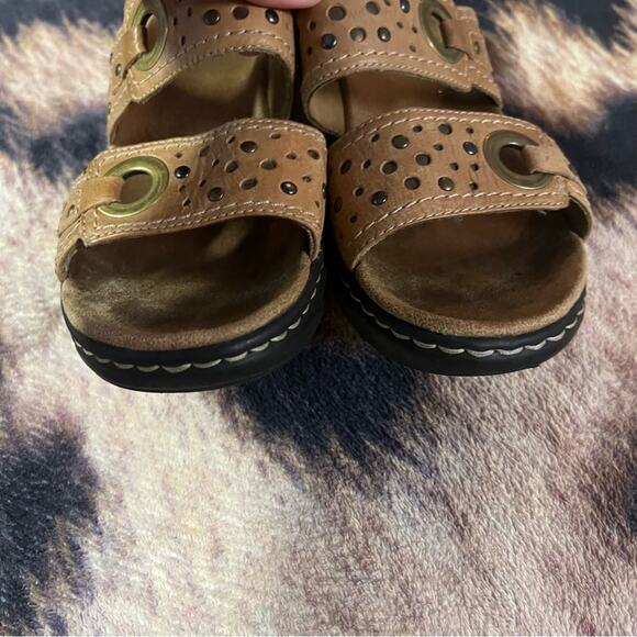 Clarks Double Strap Slide On Leather Sandals Women's Size 8 Tan Brown - Picture 6 of 12